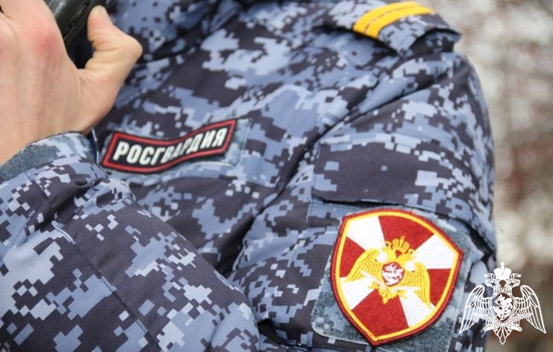 Росгвардейцы задержали вологжанина, разбившего оконное стекло в ресторане