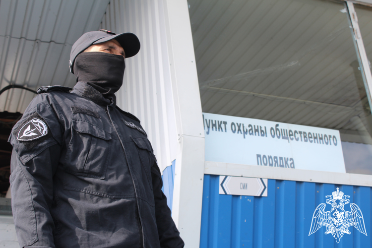 Сотрудники Росгвардии обеспечили безопасность футбольного матча в Вологде
