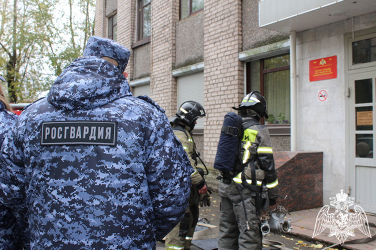 В Череповце прошли пожарно-тактические учения Росгвардии и МЧС