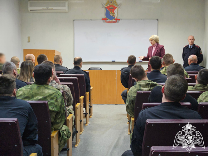 В Вологде сотрудники Росгвардии провели круглый стол с представителями региональной госавтоиспекции по вопросам безопасности дорожного движения