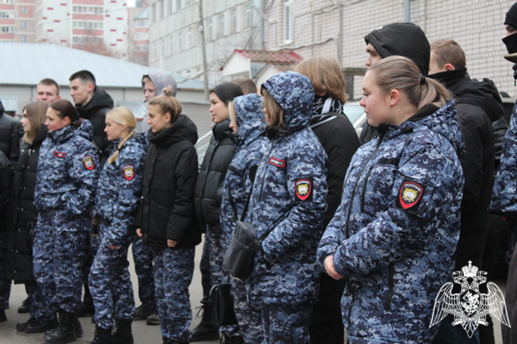 Студенты вологодских колледжей познакомились с работой региональной Росгвардии