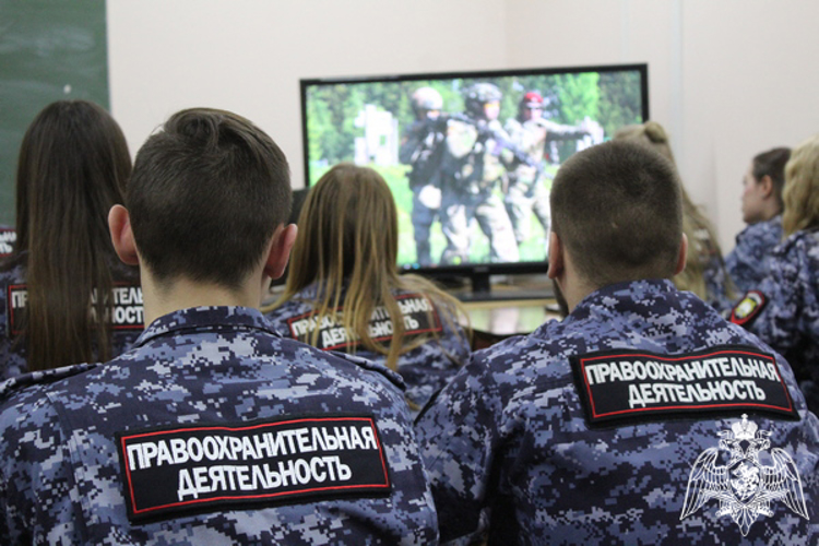 Офицер Росгвардии рассказал студентам о преимуществах получения высшего образования в вузах Росгвардии (ВИДЕО)