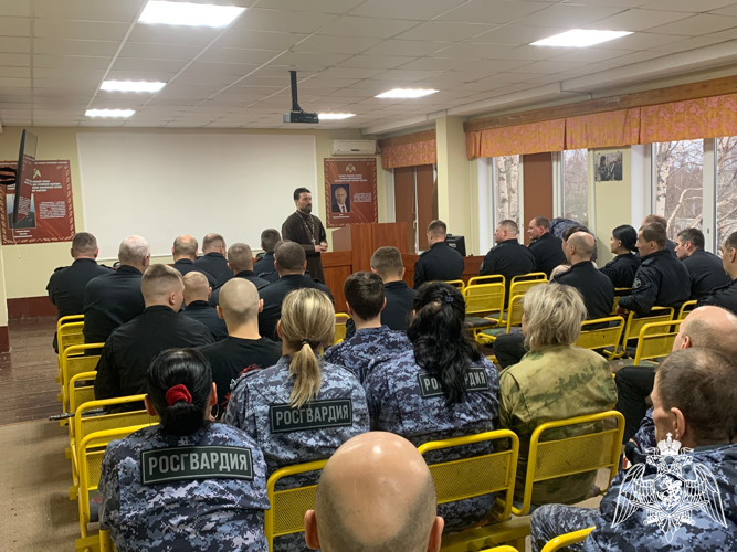 Росгвардейцы провели встречу с руководителем миссионерского отдела Череповецкой епархии