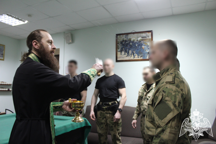 Сотрудники СОБР «Дружина» Росгвардии провели встречу с представителем Вологодской епархии
