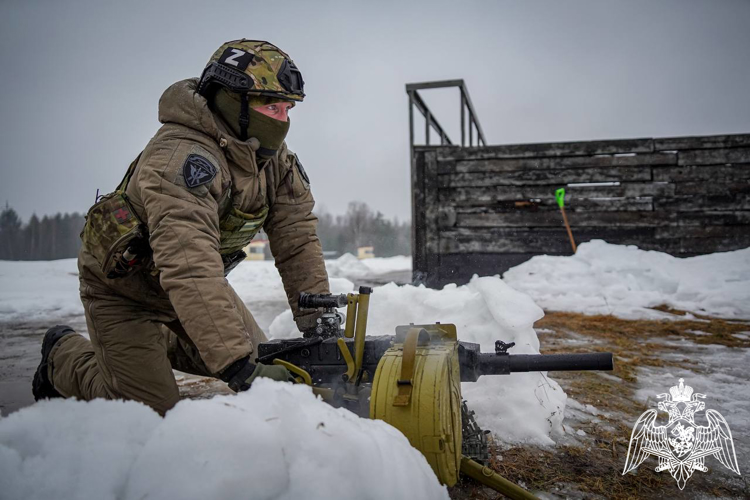 Под Петербургом вологодские росгвардейцы, вместе с коллегами из 9 регионов страны, отработали стрельбу из гранатометов и снайперских винтовок