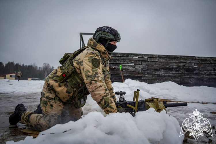 Под Петербургом вологодские росгвардейцы, вместе с коллегами из 9 регионов страны, отработали стрельбу из гранатометов и снайперских винтовок