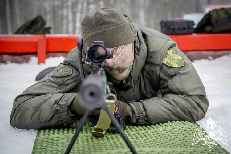 Под Петербургом вологодские росгвардейцы, вместе с коллегами из 9 регионов страны, отработали стрельбу из гранатометов и снайперских винтовок