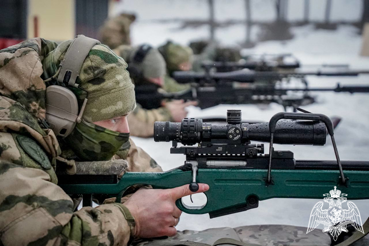 Под Петербургом вологодские росгвардейцы, вместе с коллегами из 9 регионов страны, отработали стрельбу из гранатометов и снайперских винтовок