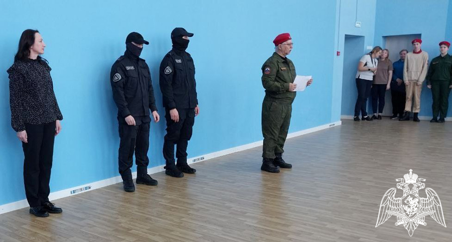 Сотрудники ОМОН «Титан» выступили в качестве экспертов в военно-патриотической игре «Зарница» в Череповецком районе