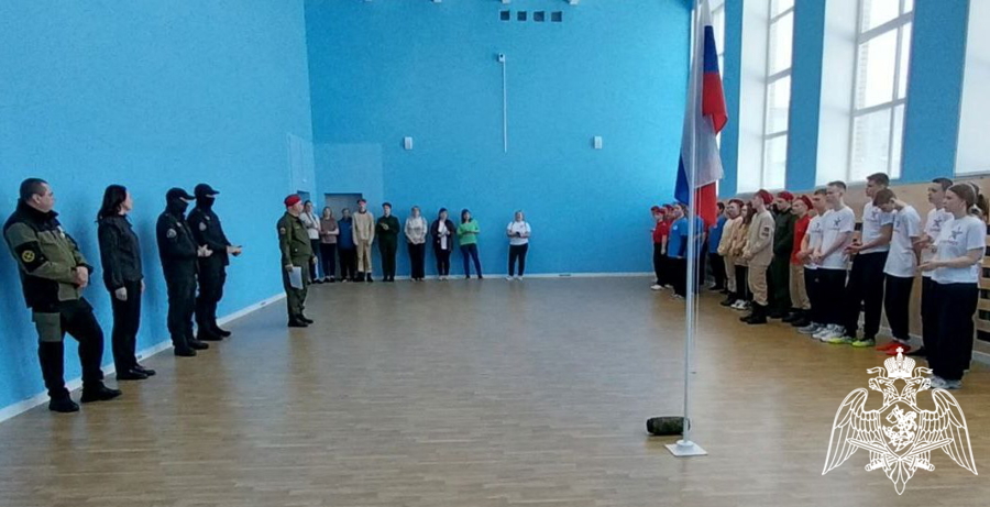 Сотрудники ОМОН «Титан» выступили в качестве экспертов в военно-патриотической игре «Зарница» в Череповецком районе
