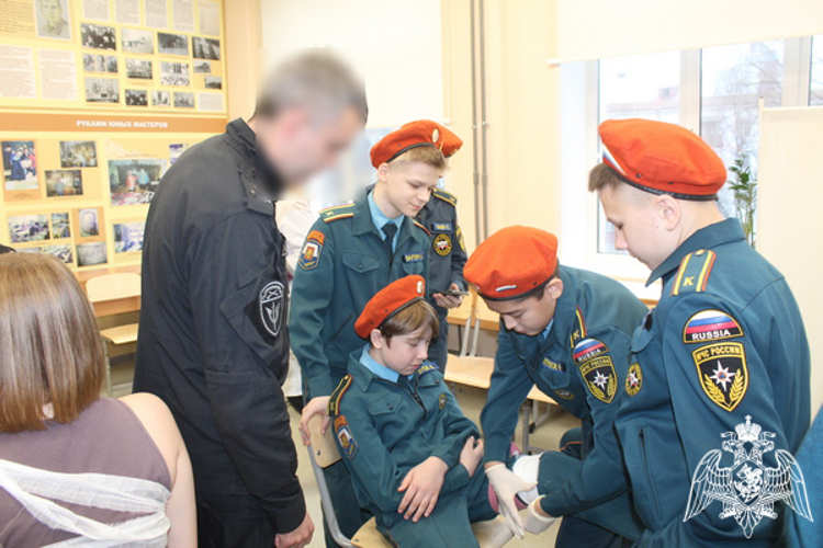 В Вологде росгвардеец выступил в качестве члена жюри на городском фестивале-конкурсе «России верные сыны...»