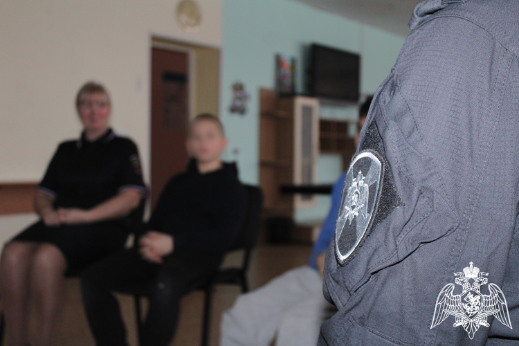 В Вологде сотрудники ОМОН «Вымпел» провели встречу с несовершеннолетними правонарушителями