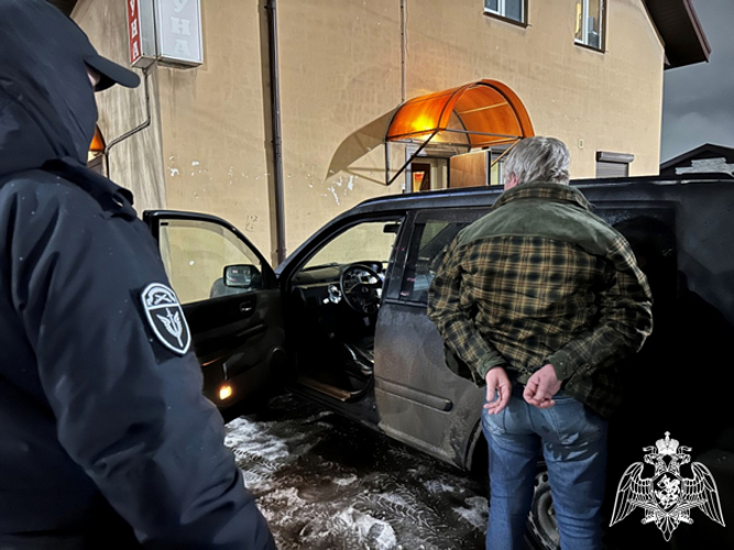 В Череповце при содействии сотрудников ОМОН «Титан» пресечена деятельность по организации занятия проституцией (ВИДЕО)