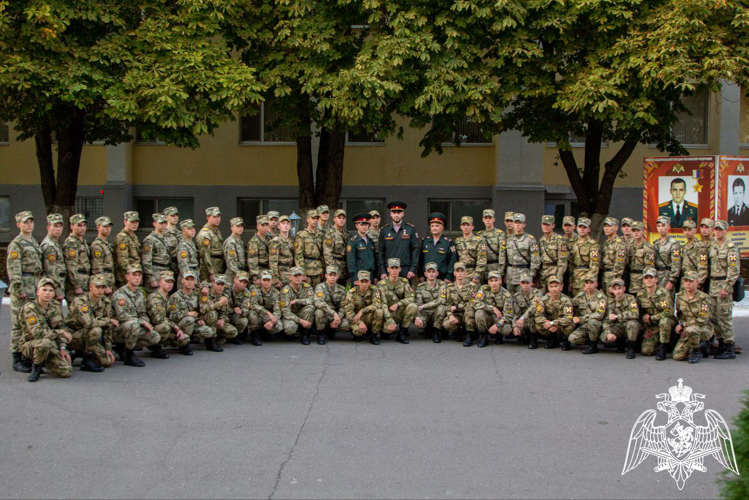Сотрудники Росгвардии приглашают выпускников поступать в Саратовский военный ордена Жукова Краснознаменный институт Росгвардии