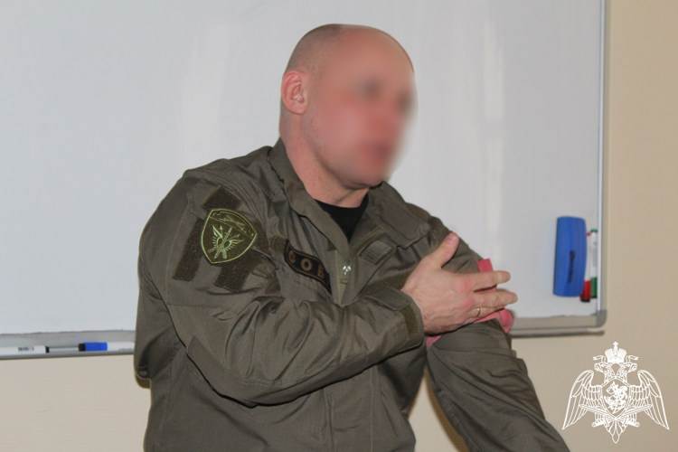 Сотрудники СОБР «Дружина» встретились со студентами Вологодской духовной семинарии