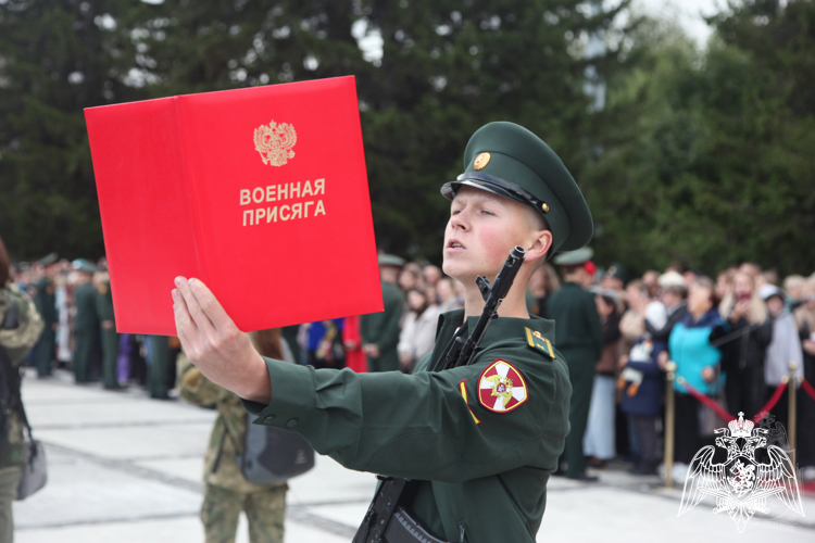 Сотрудники Росгвардии приглашают абитуриентов для поступления в Новосибирский военный институт им. генерала армии И.К. Яковлева войск национальной гвардии