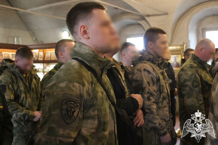 В Вологде сотрудники Росгвардии приняли участие в специальном молебне, проведенном митрополитом Вологодским и Кирилловским Саввой