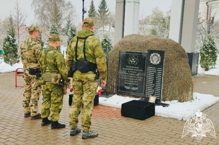  В Вологде и Череповце росгвардейцы почтили память жертв чернобыльской катастрофы