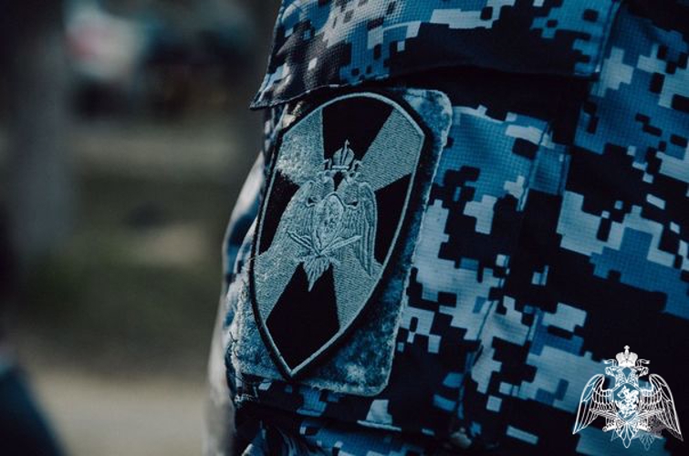 В Вологде росгвардейцы задержали мужчину и женщину, устроивших дебош в баре