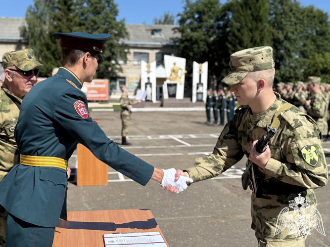 Вологжане приняли военную присягу в Центре подготовки личного состава Северо-Западного округа Росгвардии