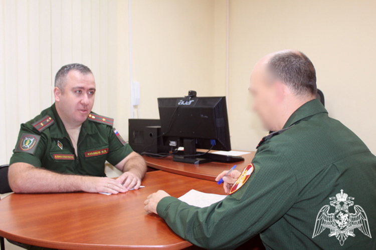 Представитель военной прокуратуры Вологодского гарнизона провел с росгвардейцами специальное занятие