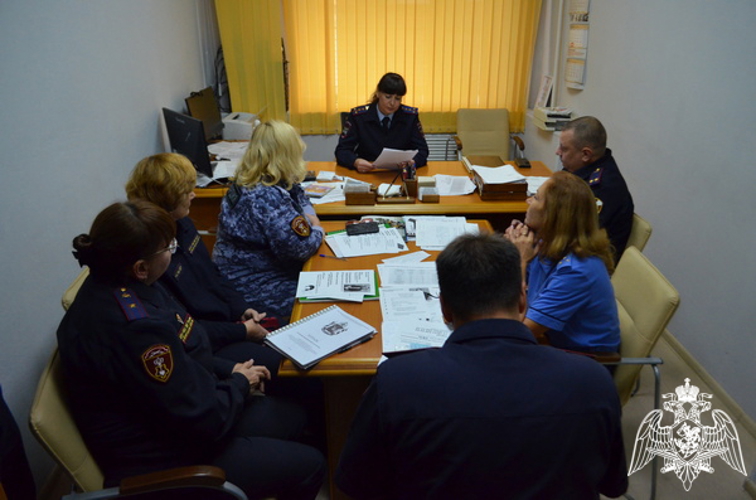 В Вологде сотрудники Росгвардии провели круглый стол с представителями региональной Госавтоинспекции по вопросам безопасности дорожного движения
