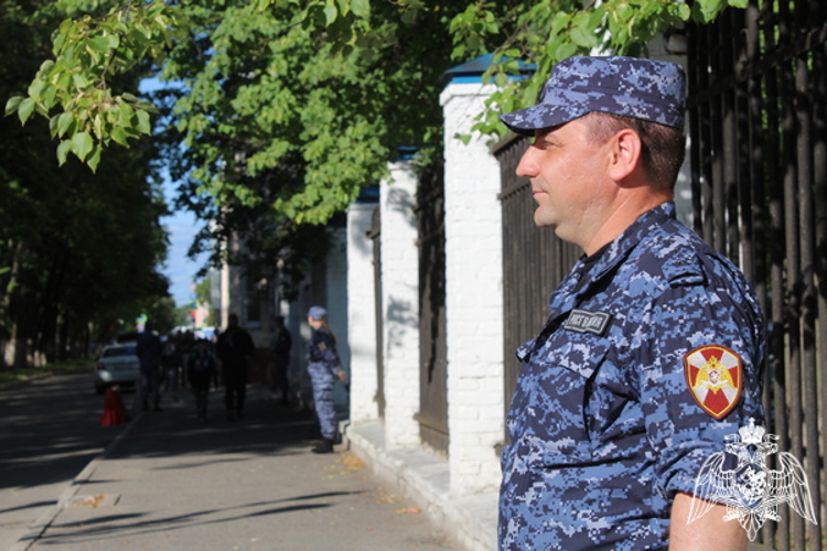 В Вологодской области сотрудники Росгвардии обеспечили безопасность футбольных матчей