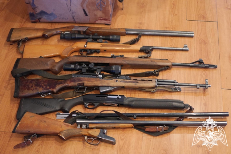 23 единицы оружия и более 400 боеприпасов сдали росгвардейцам добровольно жители Вологодской области за минувшую неделю
