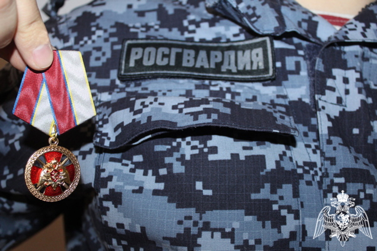 Сотрудникам и военнослужащим Управления Росгвардии по Вологодской области вручены государственные и ведомственные награды