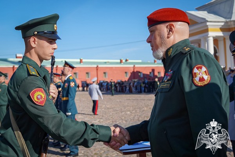 Вологодские первокурсники Военной академии Росгвардии приняли Военную присягу в Санкт-Петербурге (ВИДЕО)