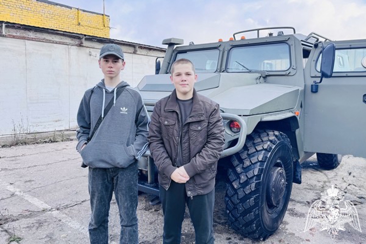В Череповце росгвардейцы провели «Урок Мужества» для школьников