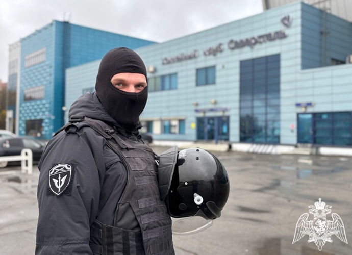 В Череповце сотрудники Росгвардии обеспечили безопасность хоккейного матча