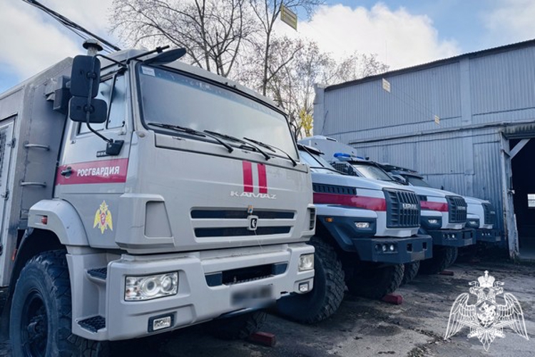 В Череповце росгвардейцы провели «Урок Мужества» для школьников