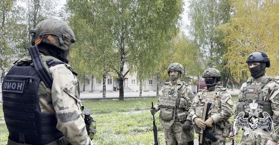 Сотрудники ОМОН «Титан» (г.Череповец) Росгвардии по Вологодской области провели тактико-специальное занятие (ВИДЕО)