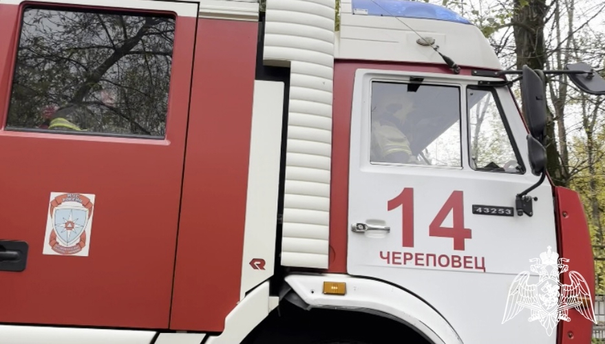 Совместные пожарно-тактические занятия Росгвардии и МЧС прошли в Череповце (ВИДЕО)