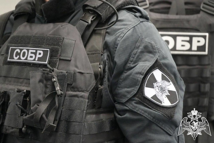 В Вологодской области при содействии сотрудников СОБР Росгвардии задержан подозреваемый в краже моторной лодки