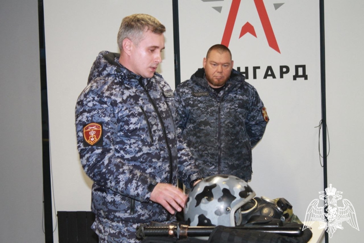 Вологодские росгвардейцы рассказали о службе в ведомстве будущим призывникам