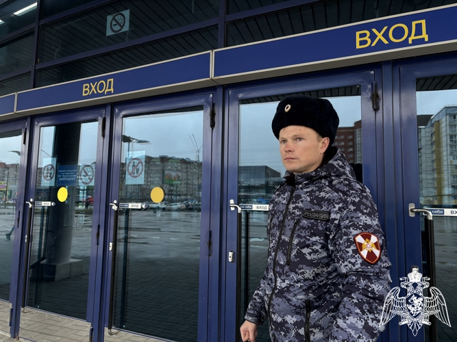 В Череповце сотрудники Росгвардии обеспечили безопасность хоккейного матча