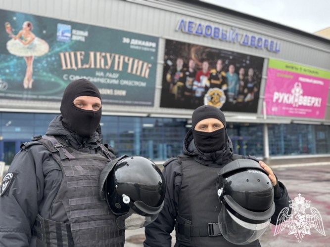 В Череповце сотрудники Росгвардии обеспечили безопасность хоккейного матча Северсталь - СКА