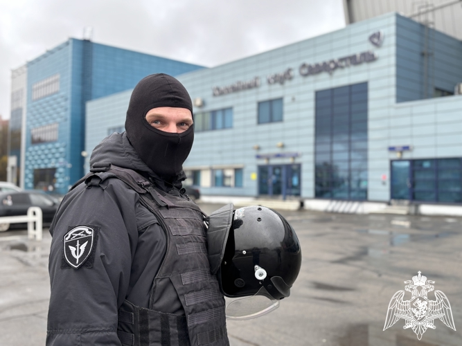 В Череповце сотрудники Росгвардии обеспечили безопасность хоккейного матча