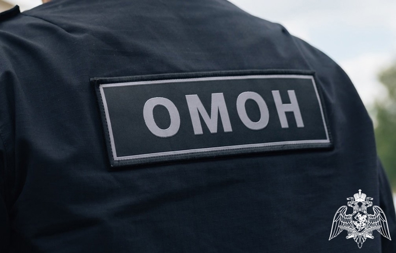 Сотрудники ОМОН «Титан» оказали помощь пострадавшему в ДТП водителю