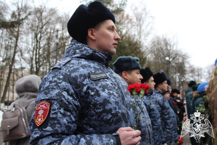 В Вологде сотрудники Росгвардии приняли участие в мероприятиях ко Дню неизвестного солдата