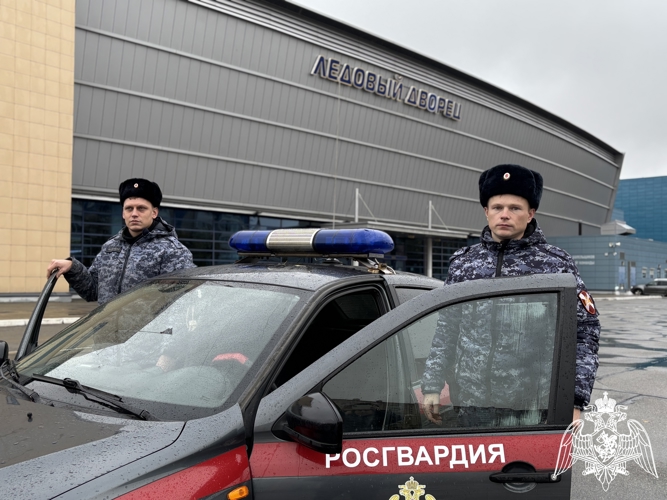 В Череповце сотрудники Росгвардии обеспечили безопасность хоккейного матча Северсталь - Трактор