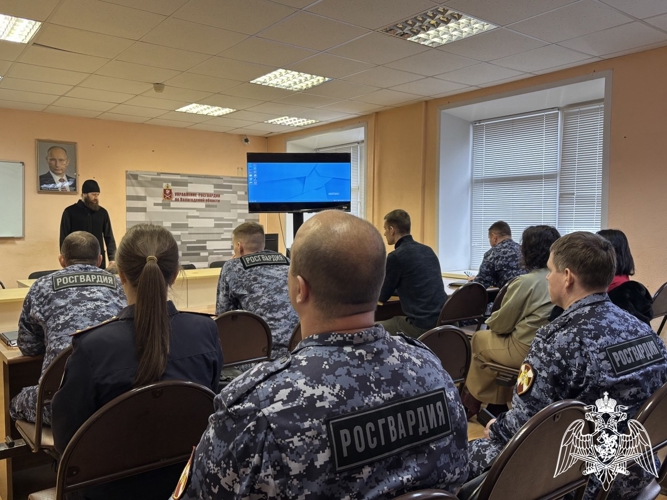 Росгвардейцы провели встречу со священнослужителем в преддверии Крещения Господня