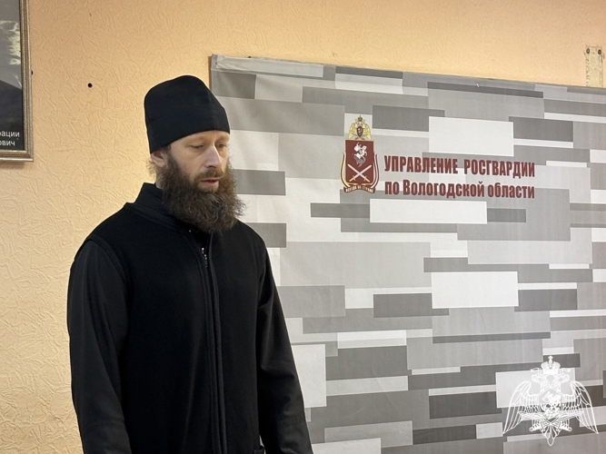 Росгвардейцы провели встречу со священнослужителем в преддверии Крещения Господня