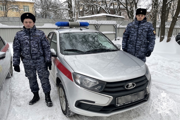 Вологжанин поблагодарил росгвардейцев за помощь на дороге