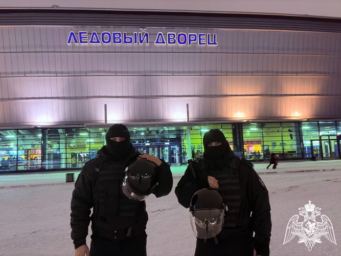 В Череповце сотрудники Росгвардии обеспечили безопасность хоккейного матча «Северсталь» - «Сибирь»