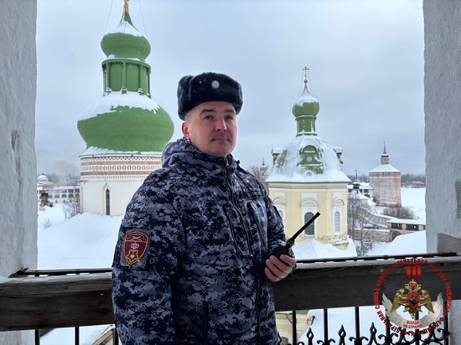 Сотрудники вневедомственной охраны Росгвардии рассказали вологодским журналистам об особенностях охраны объектов культурного наследия