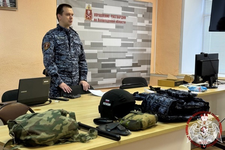 Сотрудники вневедомственной охраны Росгвардии провели «Урок Мужества» для вологодских школьников