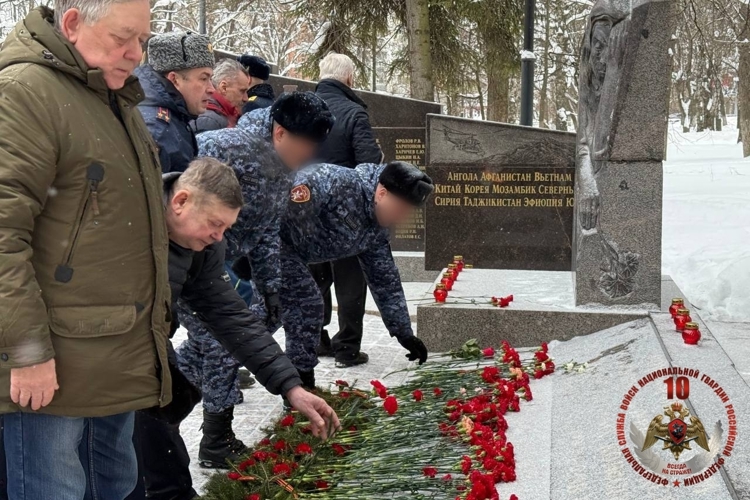 В Вологде росгвардейцы приняли участие в мероприятии, посвященном Дню памяти о россиянах, исполнявших служебный долг за пределами Отечества